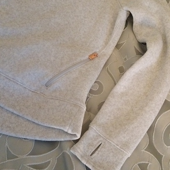 ⚜️ Girls Old Navy Active Sweater - Picture 2 of 9